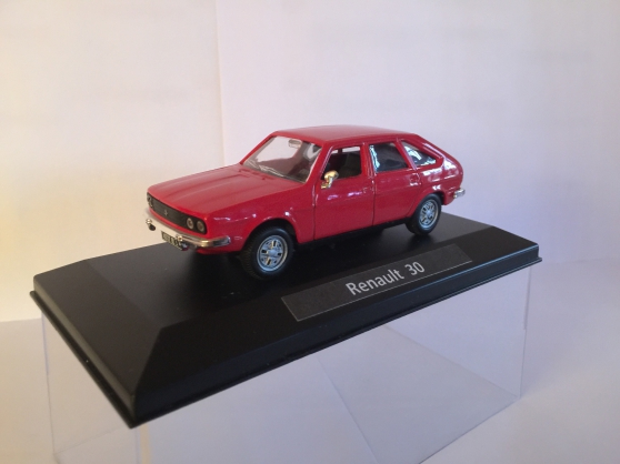 Annonce occasion, vente ou achat 'Renault 30 rouge miniature 1/43'