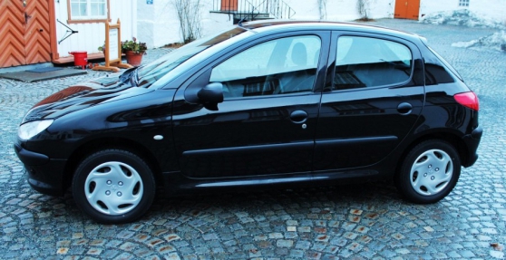 Annonce occasion, vente ou achat 'Peugeot 206 1,4 hdi diesel noir avec 126'