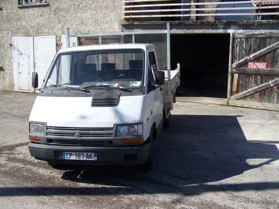 Annonce occasion, vente ou achat 'camion renault trafic 4x4 diesel'