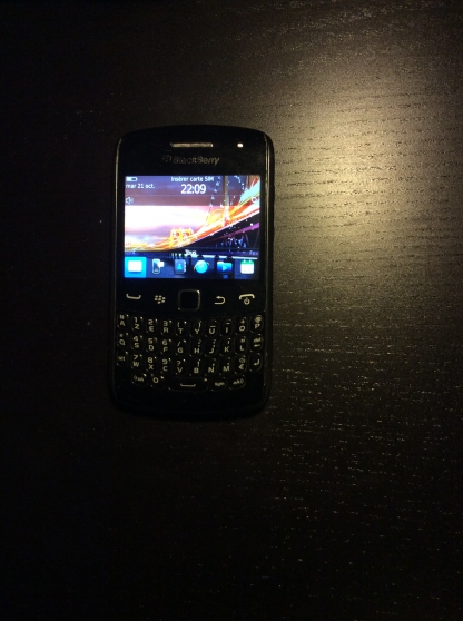 Annonce occasion, vente ou achat 'Blackberry curve 9790 avec chargeur debl'