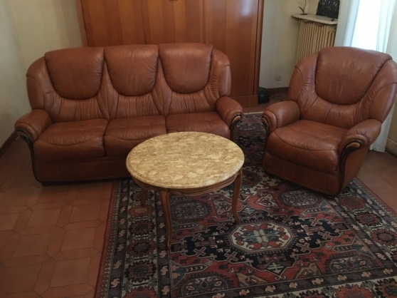 Canapé + fauteuil + table basse en cuir