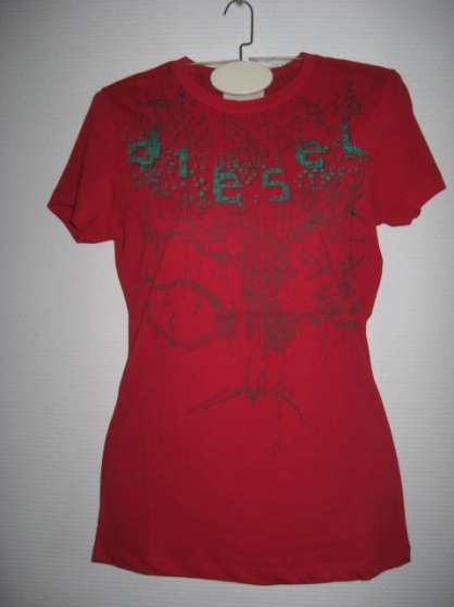Annonce occasion, vente ou achat 'T.shirt Diesel rouge cerise taille S'