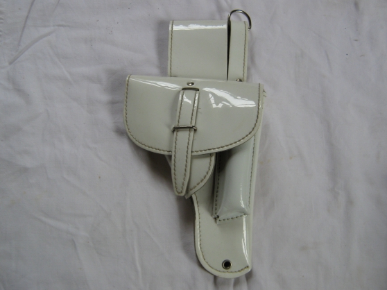 Annonce occasion, vente ou achat 'HOLSTER POLICE MOTARD BLANC'