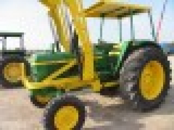 Annonce occasion, vente ou achat 'TRACTOR JOHN DEERE 2135'