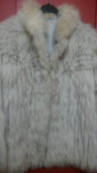 Annonce occasion, vente ou achat 'veste en renard bleu de 1984'