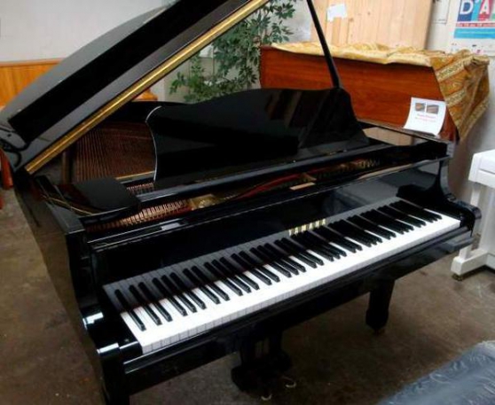 Piano 1/4 queue YAMAHA modèle G2