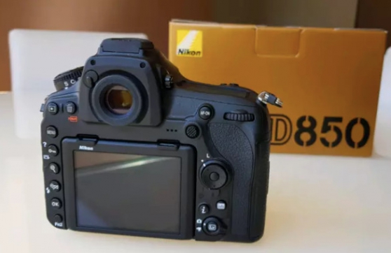 Vends boîtier Nikon D850 comme neuf
