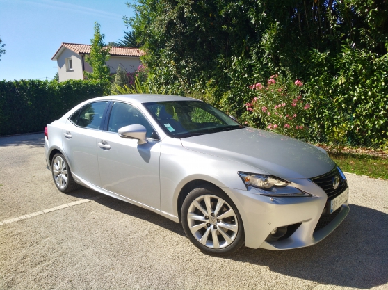 Annonce occasion, vente ou achat 'Lexus IS 300H Luxe Hybride'