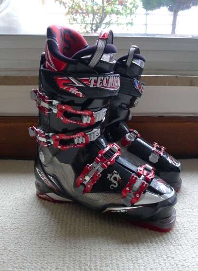 Annonce occasion, vente ou achat 'Chaussures ski Dragon 100 TECNICA'
