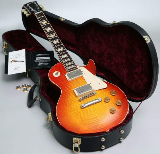 Annonce occasion, vente ou achat '2010 Gibson Les Paul Custom R0 Flame Top'