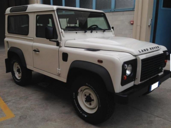 Annonce occasion, vente ou achat 'Land Rover Defender 90 Td4 Station Wagon'