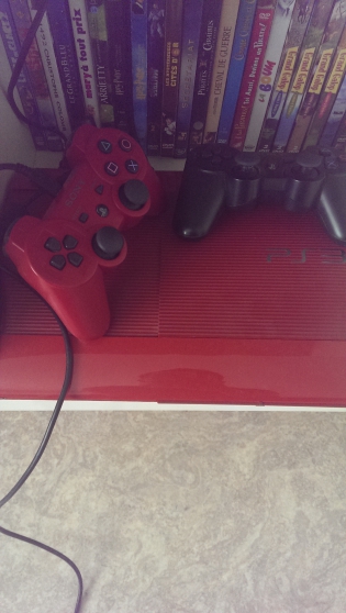 Annonce occasion, vente ou achat 'ps3 ultra slim rouge 500 go'