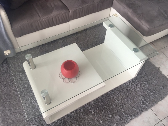 Annonce occasion, vente ou achat 'Jolie Table basse - Style moderne'