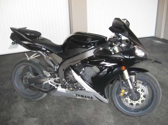 Annonce occasion, vente ou achat 'Moto Yamaha YZF R1 2005 full'