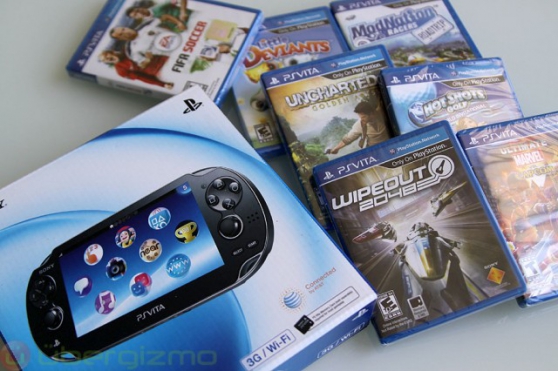 Annonce occasion, vente ou achat 'PS VITA Comme neuf + 7 jeux + carte mmo'