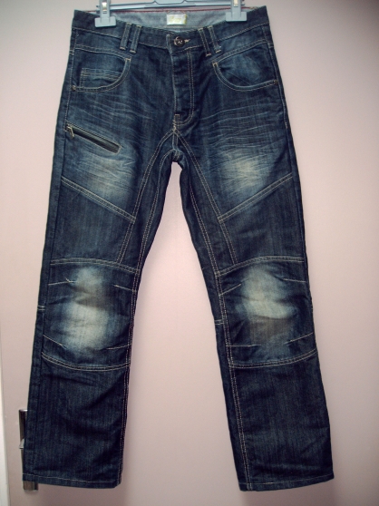 Annonce occasion, vente ou achat 'JEANS 14 ANS NEUF'