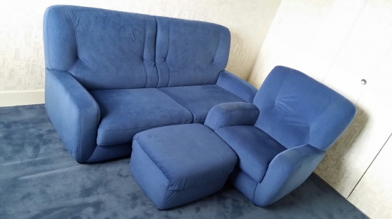 Annonce occasion, vente ou achat '2 places fauteuil pouf velours bleu'