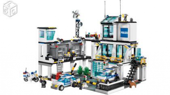 Annonce occasion, vente ou achat 'Lego City Commisariat de police 7744'