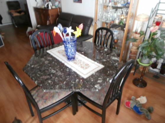 Annonce occasion, vente ou achat 'table octogonale en marbre marron'