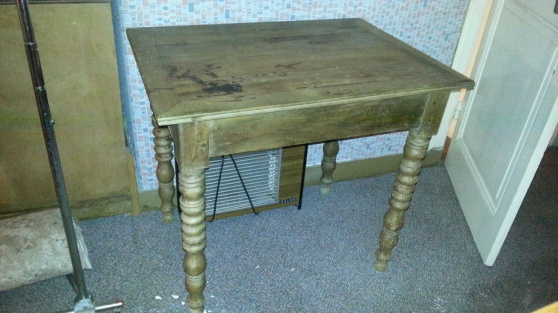 tres ancienne table bois massif