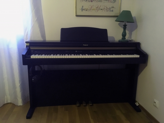 Annonce occasion, vente ou achat 'Piano Roland HP 102e'