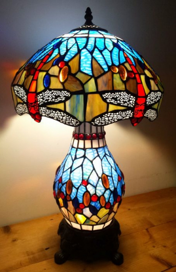 Annonce occasion, vente ou achat 'Lampe style Tiffany avec thme Libellule'