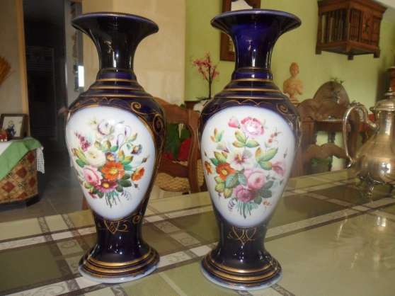 Annonce occasion, vente ou achat 'Vase En Porcelaine Peint  La Main, XIX'