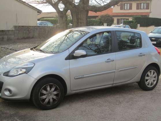 Annonce occasion, vente ou achat 'Renault Clio Tomtom Live 5p 1.2 16v 75ch'