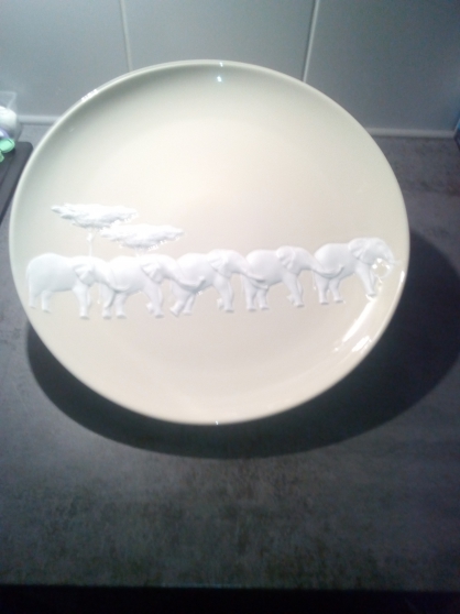 Annonce occasion, vente ou achat 'plat rond porcelaine RAYNAUD'