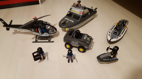 Annonce occasion, vente ou achat 'PLAYMOBIL FORCES SPCIALES police 5844'