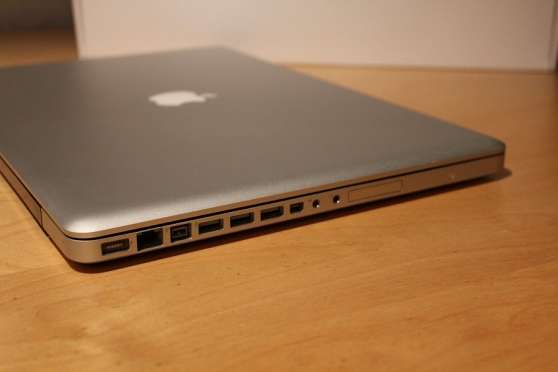 MacBook Pro 17\" - 3.06GHz/500 GB/8 GB R - Photo 2