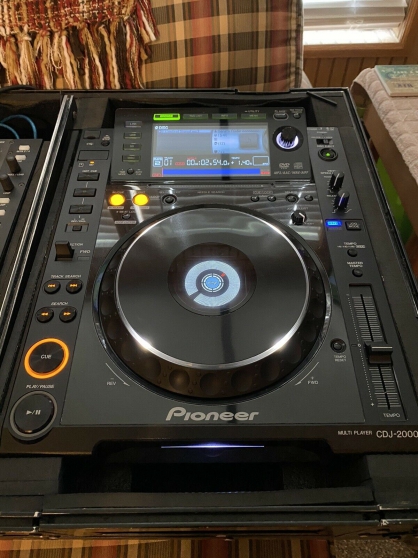 Annonce occasion, vente ou achat '2 Pioneer CDJ-2000NXS2 extrmement clean'