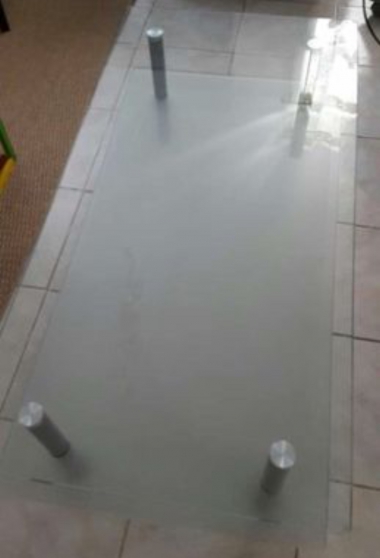 Table basse rectangulaire en verre