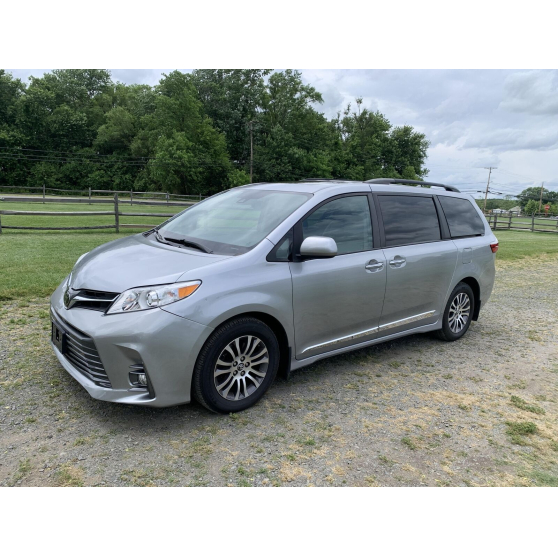 Toyota Sienna 8 place