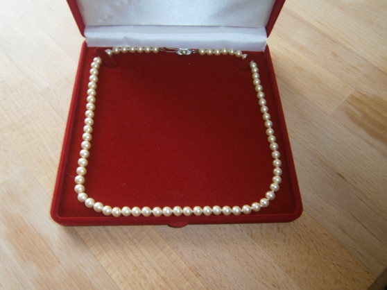 Annonce occasion, vente ou achat 'collier de perles'