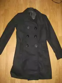 Long manteau noire type redingote taille