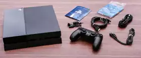 Sony PlayStation 4 (PS4) avec disque dur