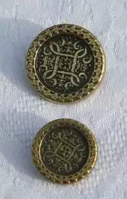 2 boutons anciens dorés