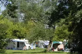 Camping *** Lac Léman