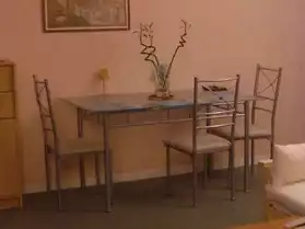 TABLE + CHAISES