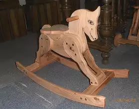 Création et fabrication, jouets en bois.