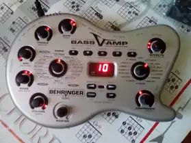 BEHRINGER BASS-V-AMP