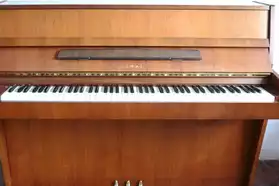 PIANO KAWAI CE 7