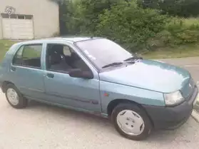 Jolie Renault Clio 1