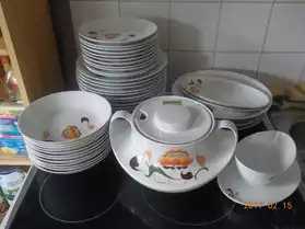 service à vaisselle en porcelaine