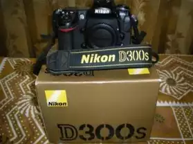 Nikon D300S 12.3MP avec manuel en frança