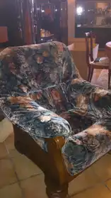 deux fauteuils neufs bois et tissu
