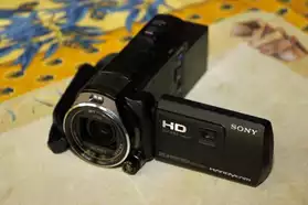 Caméscope Sony HDR-PJ650VE parfait état