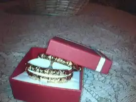 Ensemble de trois bracelets en or