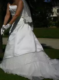 magnifique robe de mariée et accessoires
